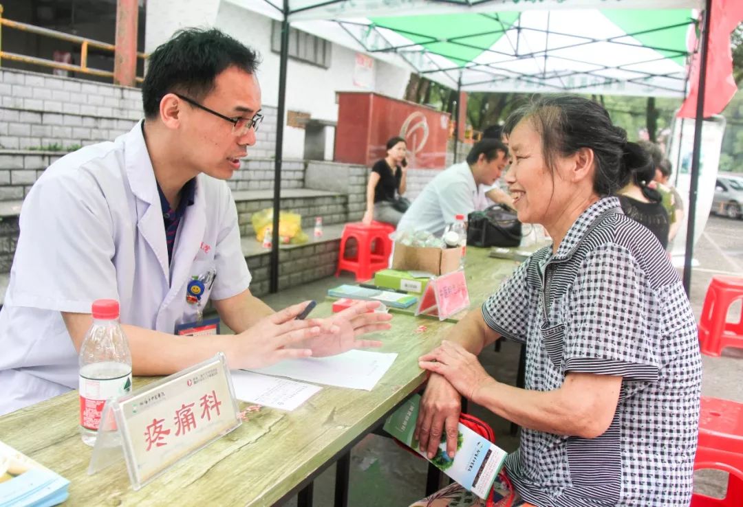 杏林春暖送健康 市中医医院开展“健康宣讲团”巡讲与营养咨询服务